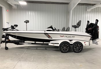 2022 Vexus VX20 White/Black Boat